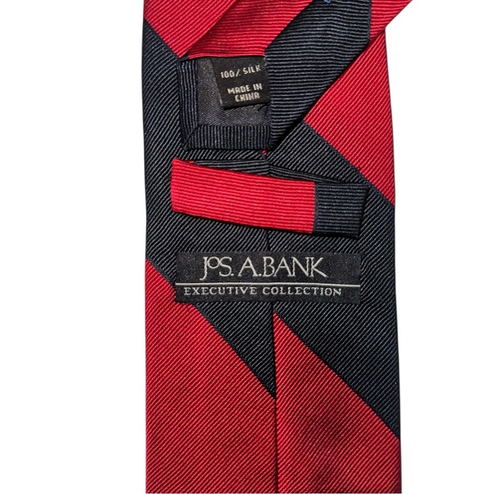 JoS. A. Bank Mens Tie Executive Collection Silk Dark Blue & Red Striped 60x3.25” - Picture 2 of 4
